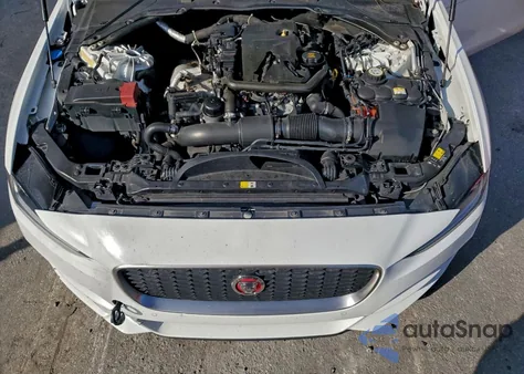 2020 Jaguar Xe S z USA, uszkodzony, nr VIN SAJAE4FX2LCP61571